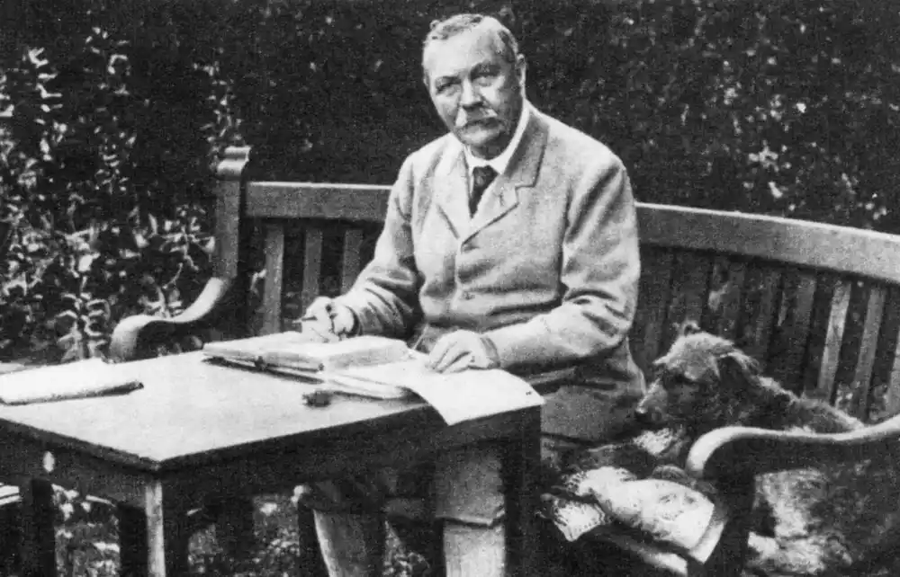 Arthur Conan Doyle beim Schreiben